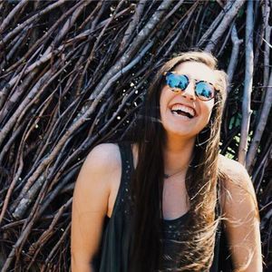 Meet your Posher, Elizabeth